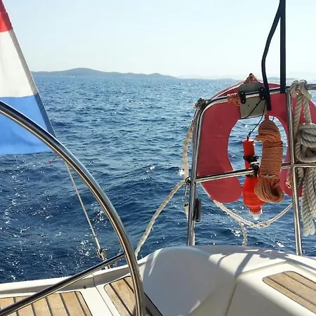 3 Or 5 Days Sailing Cruise In Croatia Сasa de vacaciones Split