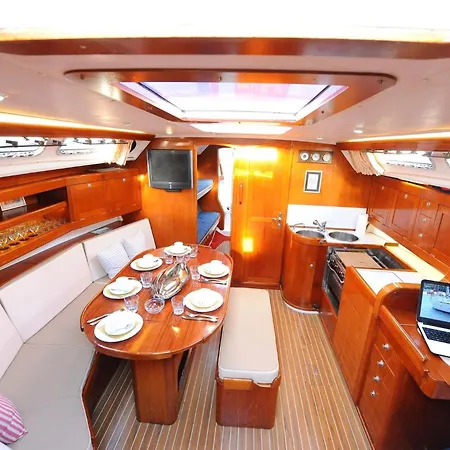 3 Or 5 Days Sailing Cruise In Croatia Сasa de vacaciones Split